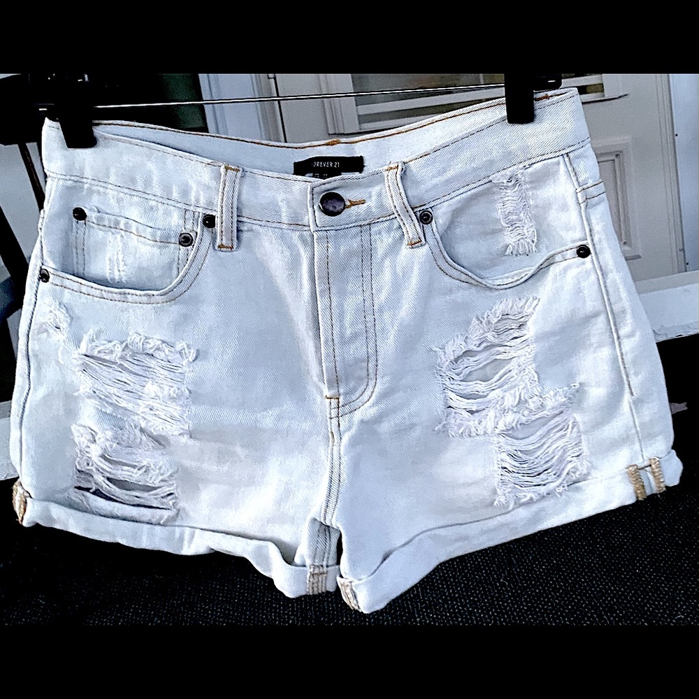 Destroyed Jean shorts